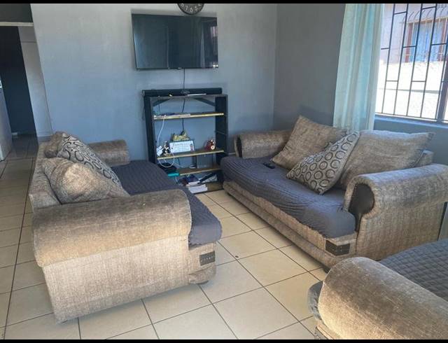 3 BEDROOM HOUSE FOR SALE IN HIGHBURY